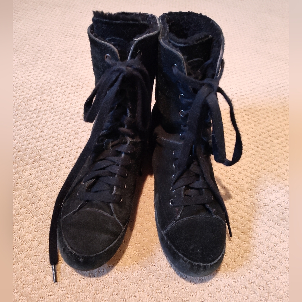 FitFlop Mid-Calf Black Suede Sneaker Boot size 9